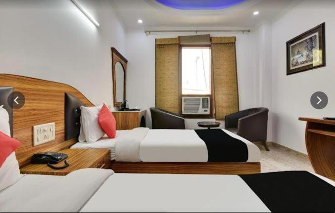 Tjs Royal Hotel Delhi  Exterior photo