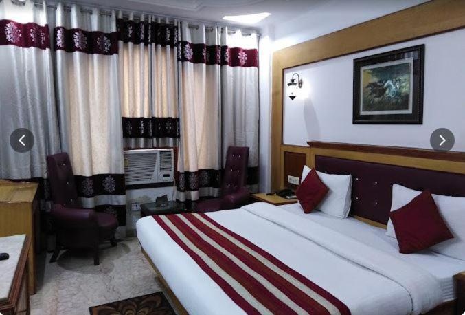Tjs Royal Hotel Delhi  Exterior photo